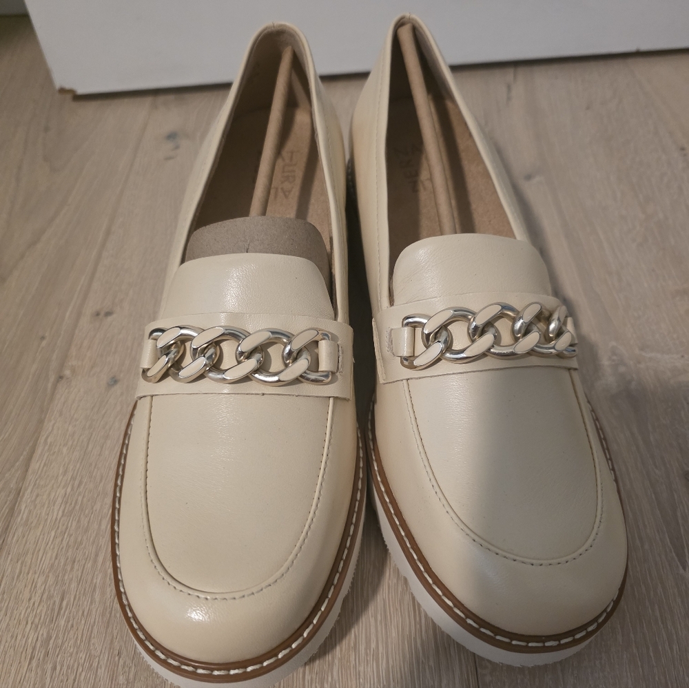 Naturalizer Cream Loafers with Chain Detail